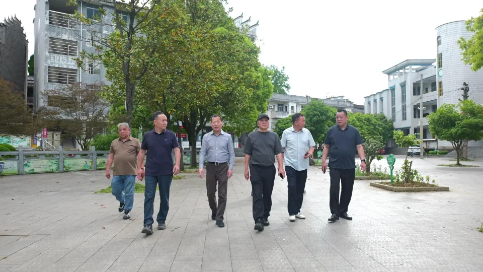 奉献爱心 助学兴教(图4) 奉献爱心 助学兴教(图4)