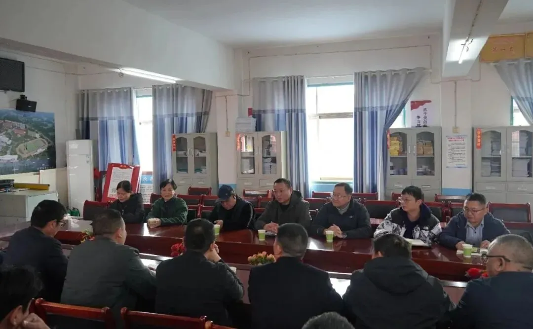 湖南省印刷协会赴娄底新化县炉观镇中心学校开展爱心捐赠活动(图3)